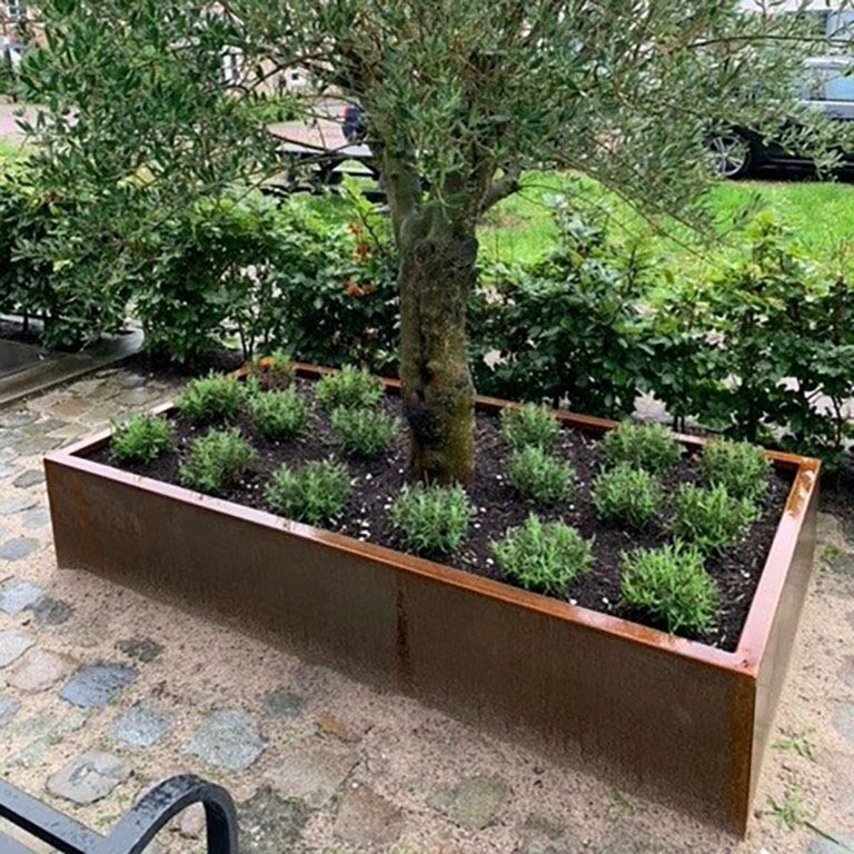 Varjeno korito za rože iz jekla corten Montana 200 x 100 x 40 cm