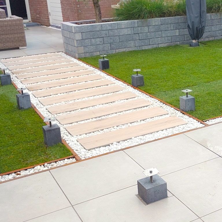 Obrobe za gredice iz jekla corten pod kotom 12 cm (dolžina 240 cm)