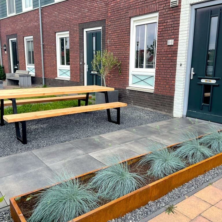 Obrobe za gredice iz jekla corten pod kotom 22 cm (dolžina 240 cm)