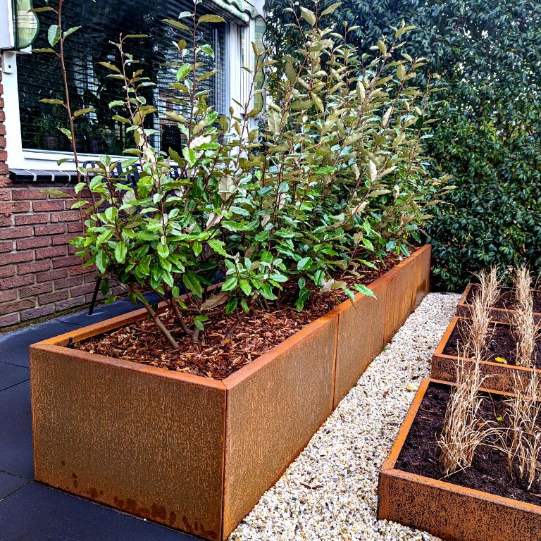 Korito za rože iz jekla corten Texas xxl 320 x 40 cm