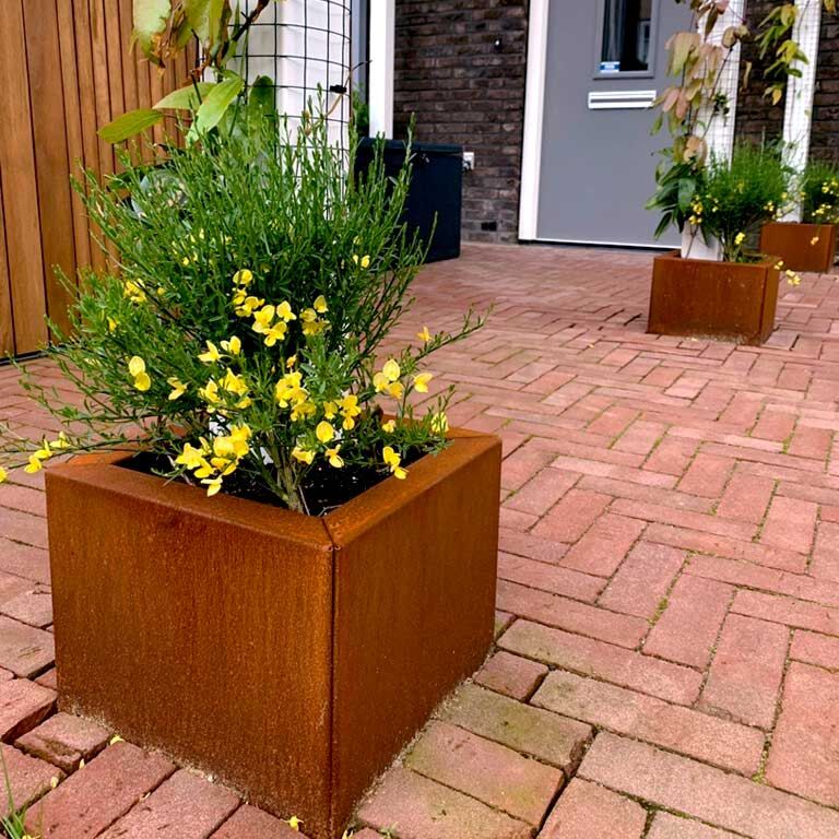 Korito za rože iz jekla corten Miami 30 x 30 cm