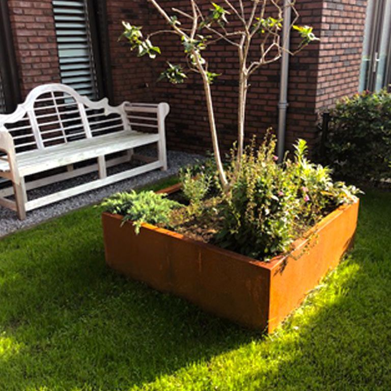 Varjeno korito za rože iz jekla corten Montana 140 x 140 x 60 cm