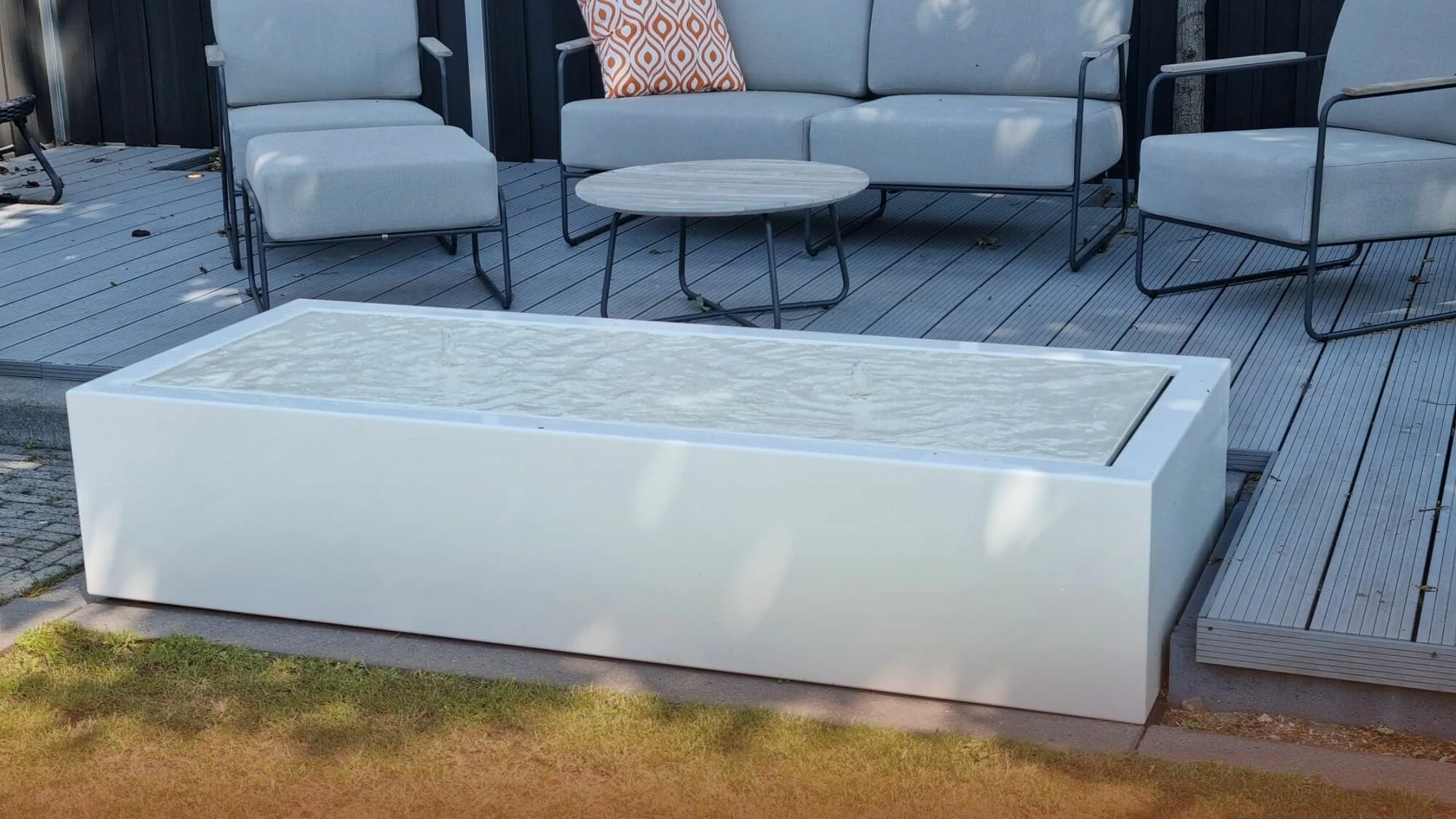 Kako vzdržujem svojo vodno mizo ali vodni ornament?