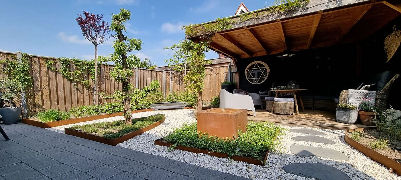 Postavljanje Cortenstaal mejne obrobe v vrtu: popoln načrt korakov