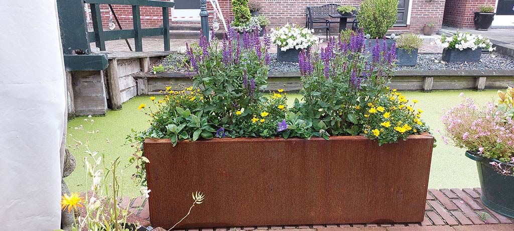 Velike pravokotne vrtnarske posode za v vrtu